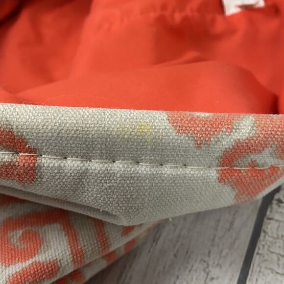 Collapsible print canvas covered storage cube with metal rim and side handles - Picture 5 of 7